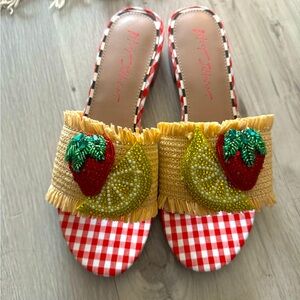 Adorable, NEVER WORN Betsy Johnson “Lindy” fruit sandals